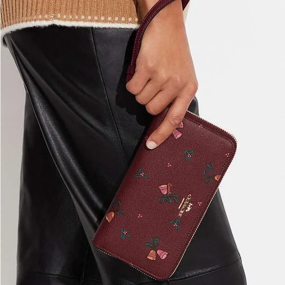 Coach Wallet - Picture 3 of 9